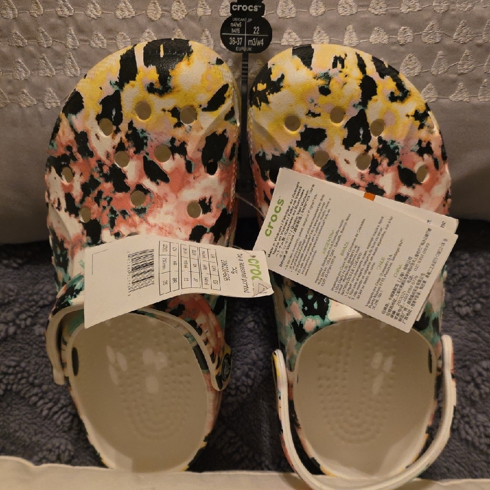 CROCS Multicolor Patterned Clogs NWT - image 3